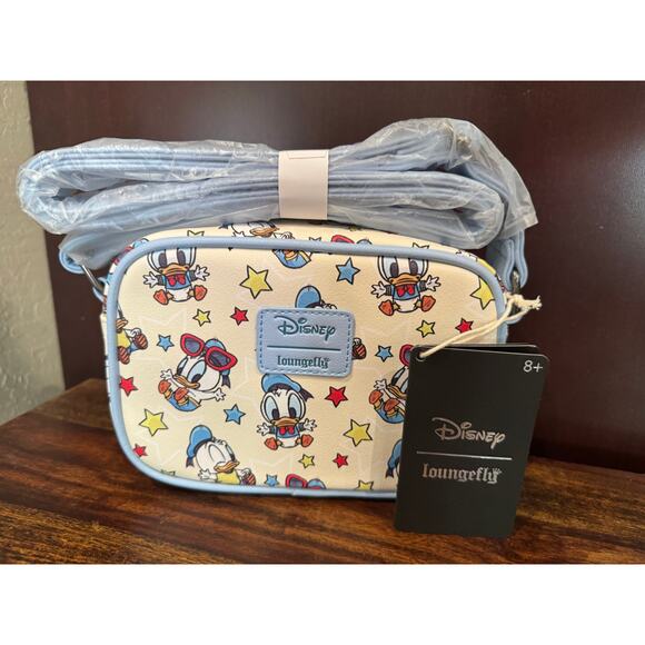 NEW Loungefly Disney Baby Donald Duck Stars Camera Crossbody Bag - Picture 3 of 7